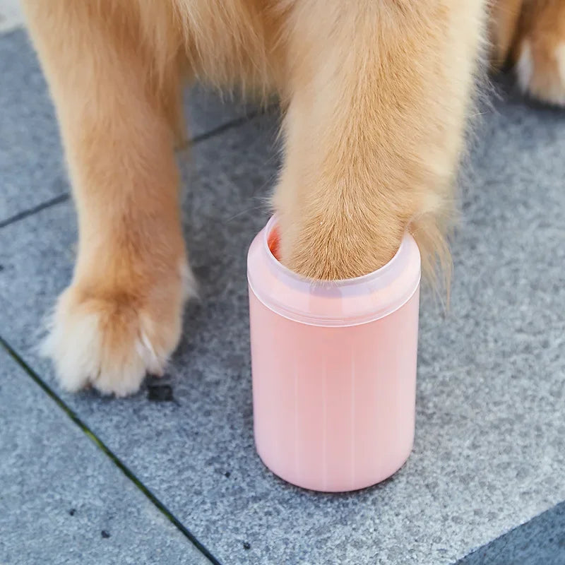 Copo Limpador de Patas Portátil para Cães – Limpeza Rápida e Suave